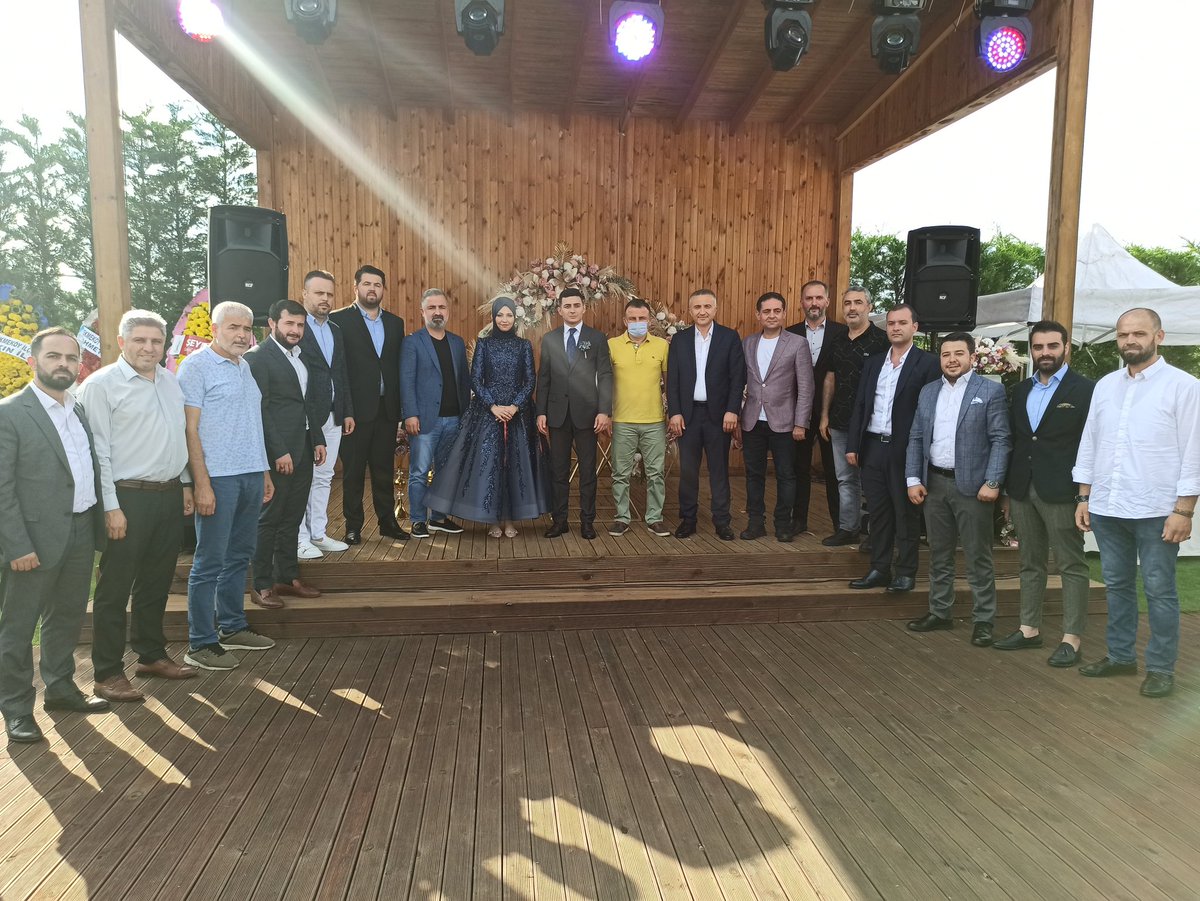 İlçe Gençlik Kolları Başkanımız, kıymetli kardeşim <a href="/semih_kenber/">SEMİH KENBER</a> ve gelin hanım Hediye'nin nişan merasimine katılarak mutluluklarına ortak olduk. Rabbim evliliğe ilk adım olan bu yolculuğu genç çiftimize hayırlı eylesin.