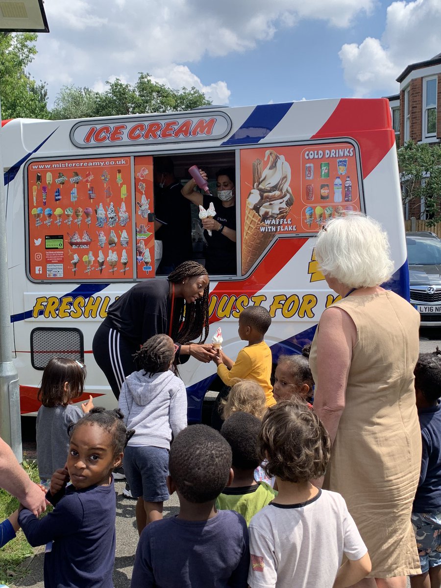 Holy Cross School tweet media