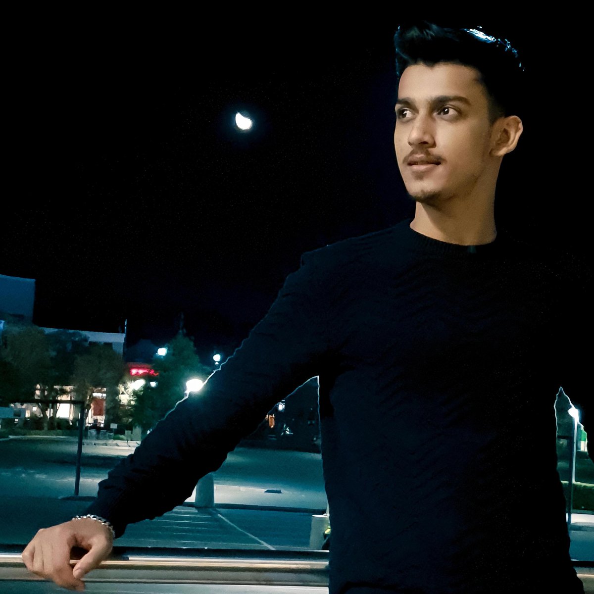 piyushlalwanii's tweet photo. It is less what your eyes see, and more what your soul feels ๐ซ๐
#PiyushLalwani #selfmusing #nightview #nightviews #nightviewing #nightviewphotography #nightskyphotography #nightphotography #nightsky #nightscape #nightview #viewsaddict #amazingview #discoverearth #happyvibes https://t.co/70hKtDmYlE