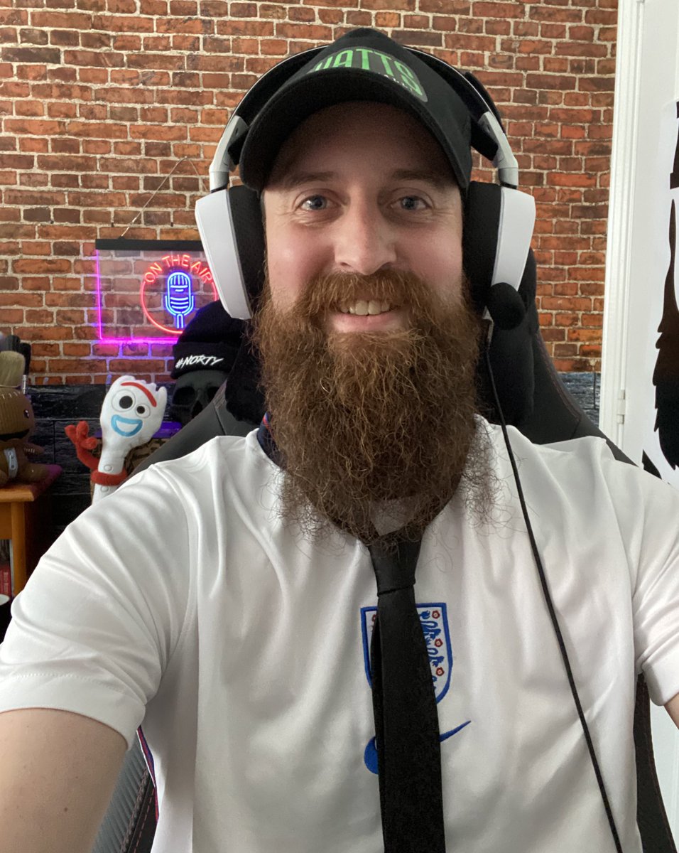 WattsCracknYall's tweet photo. When you have a @pipelinegg mentorship session at 7pm with @StoneMountain64 but the big games on at 8pm. #suitup #learnmode  #itscominghome #ENGUKR #streamer https://t.co/Xd09Tf7XRu