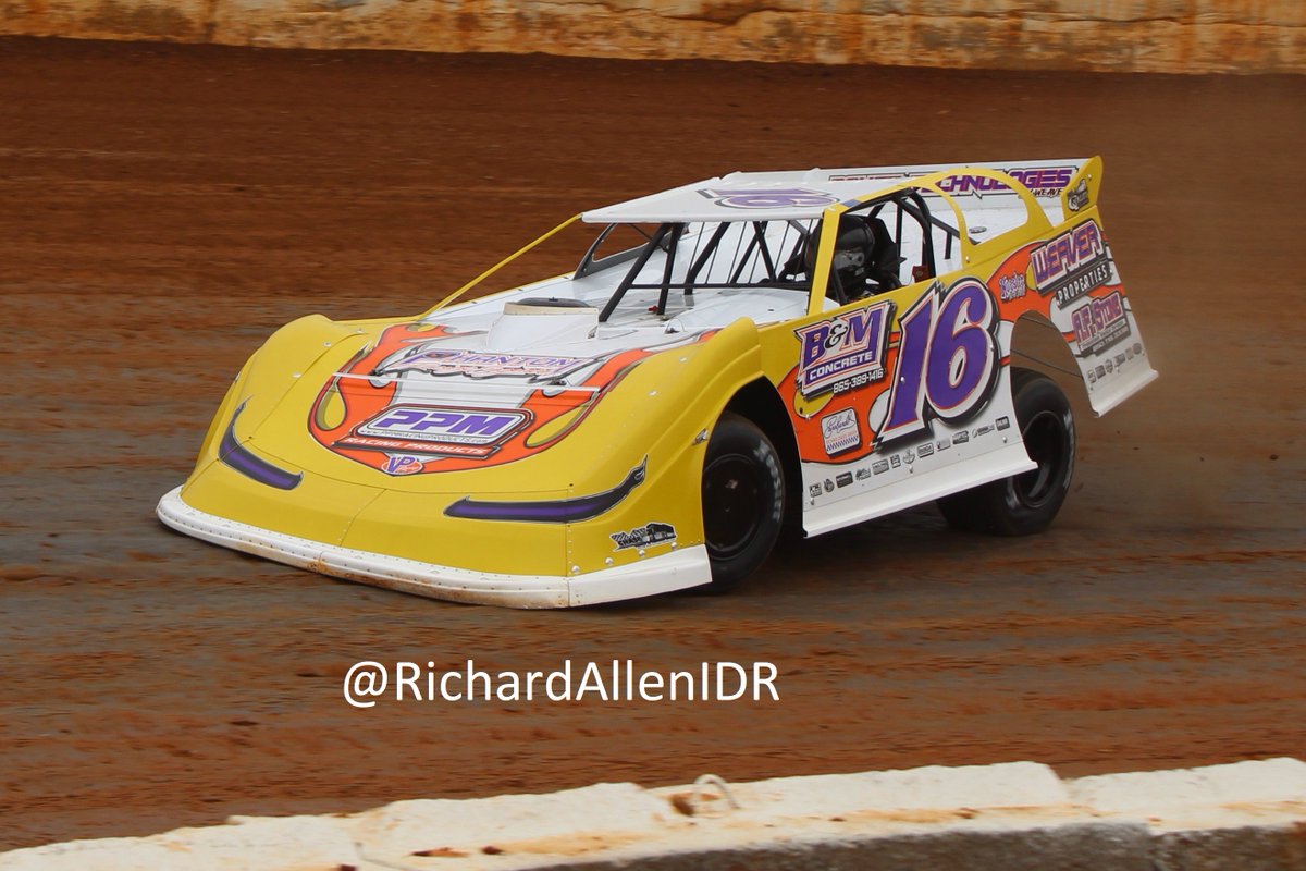 RichardAllenMSR's tweet photo. What a Friday night for the Weavers! #DirtLM

@rweaver116 wins Iron-Man feature @BoydsSpeedway -->  https://t.co/CCo5XhFjAt

@CrayceWeaver wins @AmericanCrateAS at Crossville--> https://t.co/VwlnfzZn8p https://t.co/iJdx4sOlbs