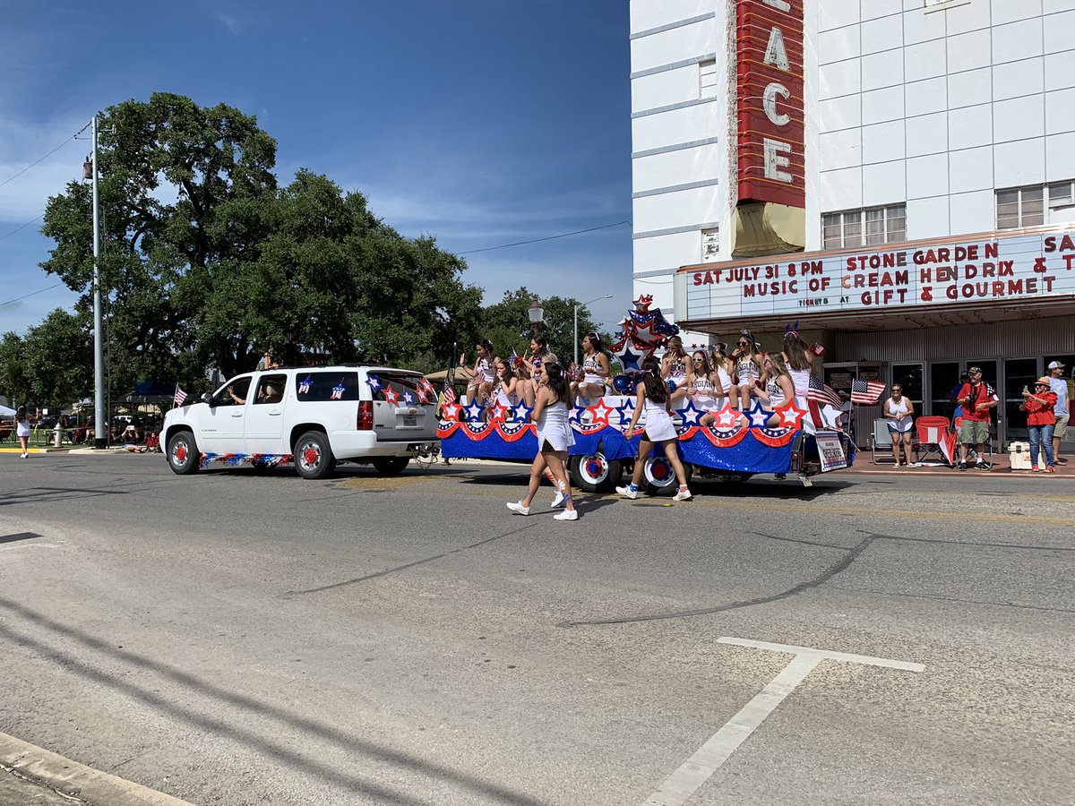 ProchnowSci's tweet image. SHS in the 4th of July Parade! @SeguinHSTx @SeguinISD