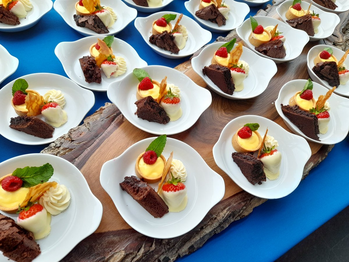 My last desserts of this term 😍 #trioofdesserts <a href="/SodexoYarm/">Sodexo@Yarmschool</a> <a href="/MichelleHought3/">Michelle Houghton</a> <a href="/YarmSchool/">Yarm School</a> <a href="/IndiesSodexo/">IndependentsBySodexo</a>