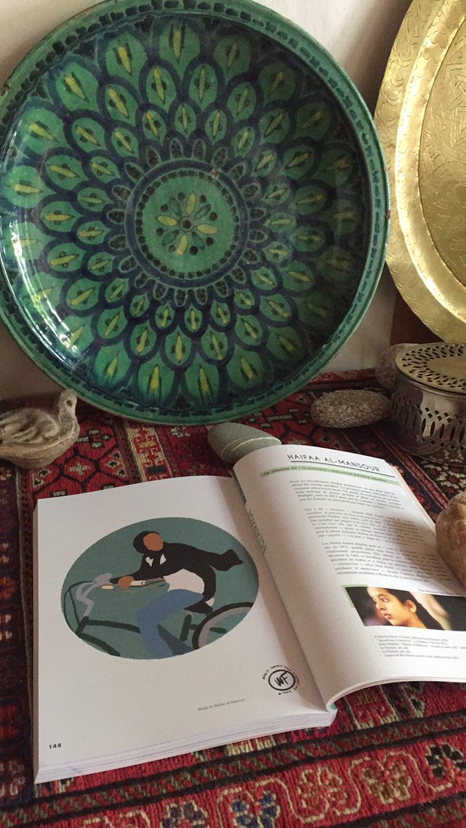 Il reste quelques exemplaires de ce petit bijou en librairie à Paris - petit réassort mi-juillet sur le e-shop de @sorocine 🎥
J'y signe le portrait de <a href="/HaifaaMansour/">Haifaa Al Mansour</a> 
"Le dilemme de 'la première' réalisatrice d'Arabie saoudite"
Un grand merci à <a href="/Clarencewoman/">Clarence Rodriguez</a> et Hédi Khélil !