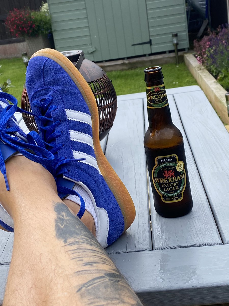 Wxmscully's tweet photo. /// an a @WXM_Lager in the garden a great combo #wxmlager #Adifamily #ShareYourStripes https://t.co/kBWA2VWdKr