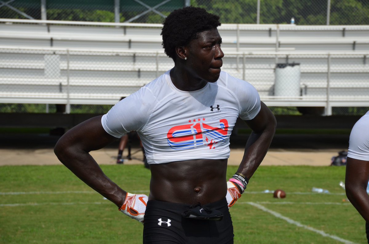 MikeRoach247's tweet photo. No. 1 TE Jaleel Skinner moves well for his massive size.  There’s a reason multiple top programs are all over him. https://t.co/CxeYKltSe0