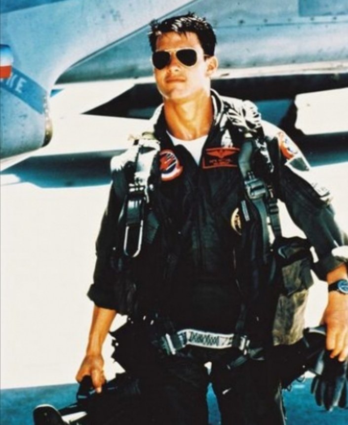 Happy birthday to the top gun himself Tom Cruise             
