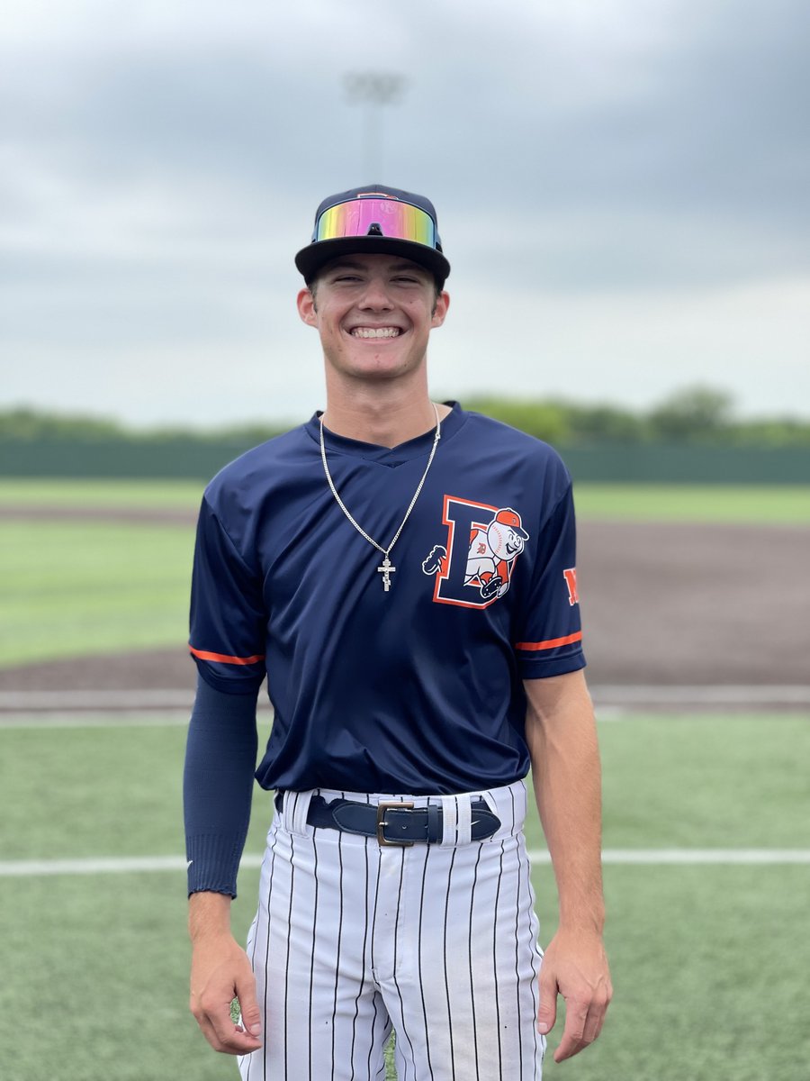 FiveToolTexas's tweet photo. F: @NTXBC_DIRTBAGS 2022 Woods 8, Stix North 2022 Prospects Black 2
Pitcher: @BushkoNolan 2.1 IP, 7 K, 0 R
Hitter: @HoganShelby1 2-4, 2B, HR, 4 RBI, R
Notables: @BBsmalley 1-2, 2B, BB, 2 RBI
@michalek_tyler 2-3, 2B https://t.co/XDus8gWa4t