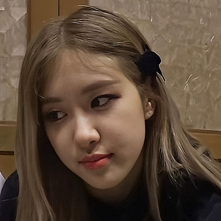 rouseannep's tweet photo. ⠀⠀⠀
⠀⠀⠀
⠀⠀⠀⠀⠀⠀𝙪𝙣𝙚 jolie fille bavarde 
⠀⠀⠀⠀⠀⠀qui a le plus beau 𝘴𝘰𝘶𝘳𝘪𝘳𝘦 
⠀⠀⠀⠀⠀⠀du monde et qui vit sa 
⠀⠀⠀⠀⠀⠀vie heureuse.  ˃̵ᴗ˂̵ ⋆ 
⠀⠀⠀
⠀⠀⠀ https://t.co/nMQTHKvH9a