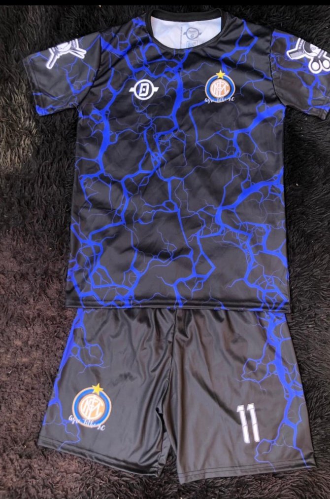 FarleyInter's tweet photo. Chegou nosso Manto , com homenagem pro meu Eterno Treinador 💙🖤⚽🥰 https://t.co/S0JE06hKws