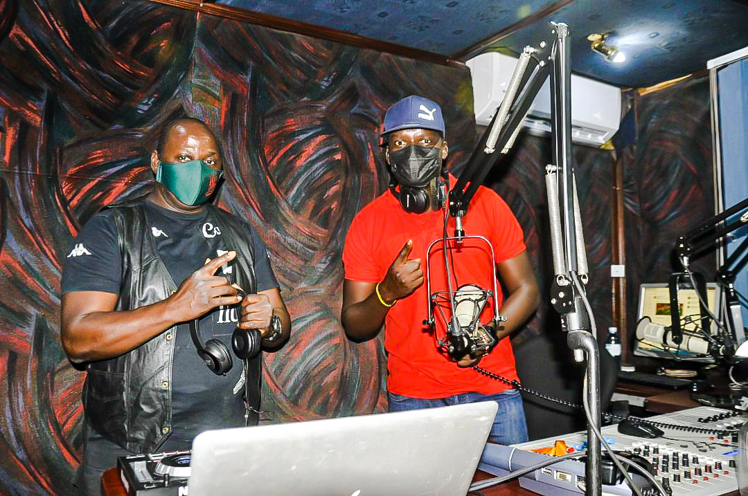 Shymanshy1's tweet image. Yayyyy! We are back! The #KFMDanceParty show is on the magic frequency @933kfm,  blasting the hottest hits from the heart of Kampala @Shymanshy1 @WasikeAbdu. Let&apos;s partyyyyy till dawn. Powered by @UgandaWaragi #lockdownextention