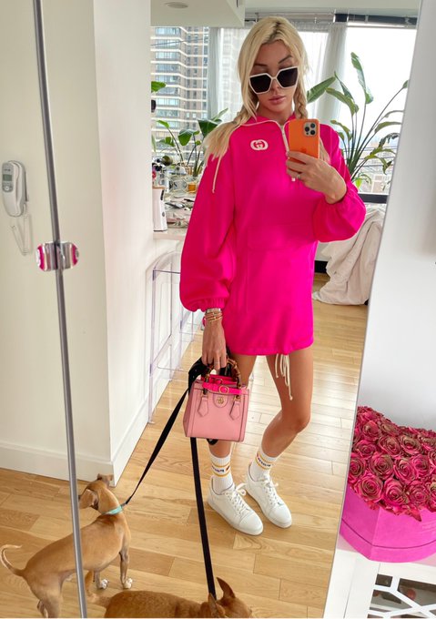 Just a Barbie girl in a fake ass world ? https://t.co/9mwuI67D2s
