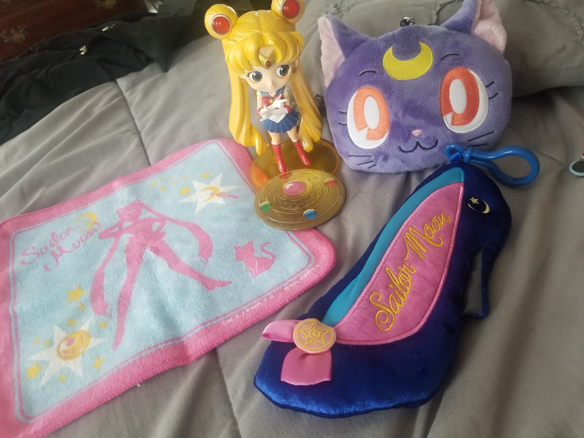My Sailor Moon Banpresto box came today!!!