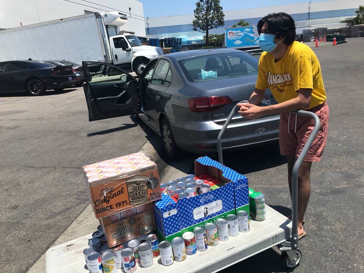MKA__LA's tweet photo. Many of our youth are engaged to alleviate the sufferance of those who cannot meet their needs at the end of the month. Here are some young brothers from Los Angeles going to the ⁦@OCFoodBank⁩ ⬇️ https://t.co/izs89fB2XU