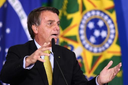 courrierinter's tweet photo. Des milliers de Brésiliens manifestent contre Bolsonaro https://t.co/NAWL6705CX https://t.co/jUhKKnssYl