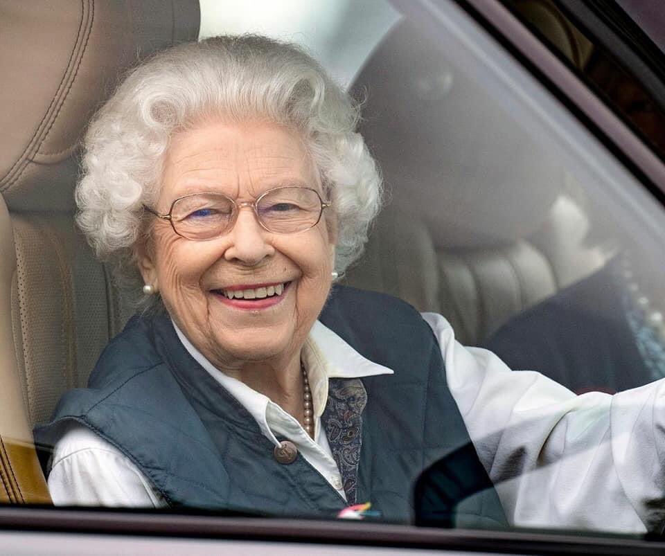 BasildonDelboy's tweet image. Long Live The Queen