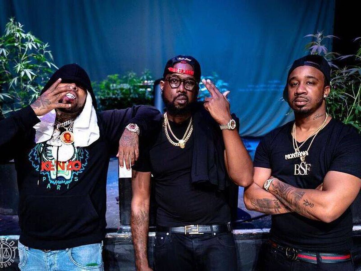 noahisflygod's tweet image. Quality and Quantity: Hip hop artists with amazing work ethic. 

(A Thread)