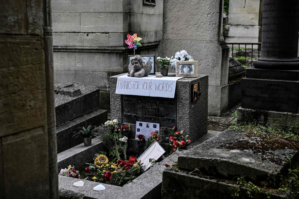 50 years after his death, fans honor Jim Morrison in Paris