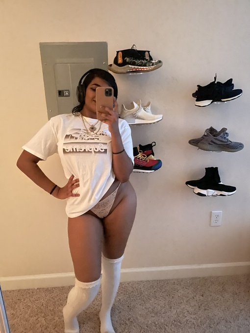 2 pic. Got my kicks mounted! https://t.co/8uwEwKfnIq