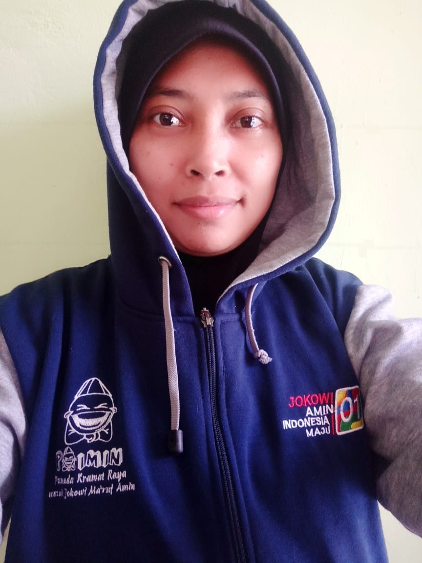 Sy <a href="/EenEnik/">Een Enik</a> 
Sy alumni UI
Sy pendiri <a href="/BeasiswaPurnama/">Beasiswa Purnama</a> 
Sy bangga berada di barisan pendukung Pak Jokowi
Sy siap mengawal Pak Jokowi menuntaskan tugasnya sampai 2024

Silent majority itu ada
Dan kami tak akan tinggal diam