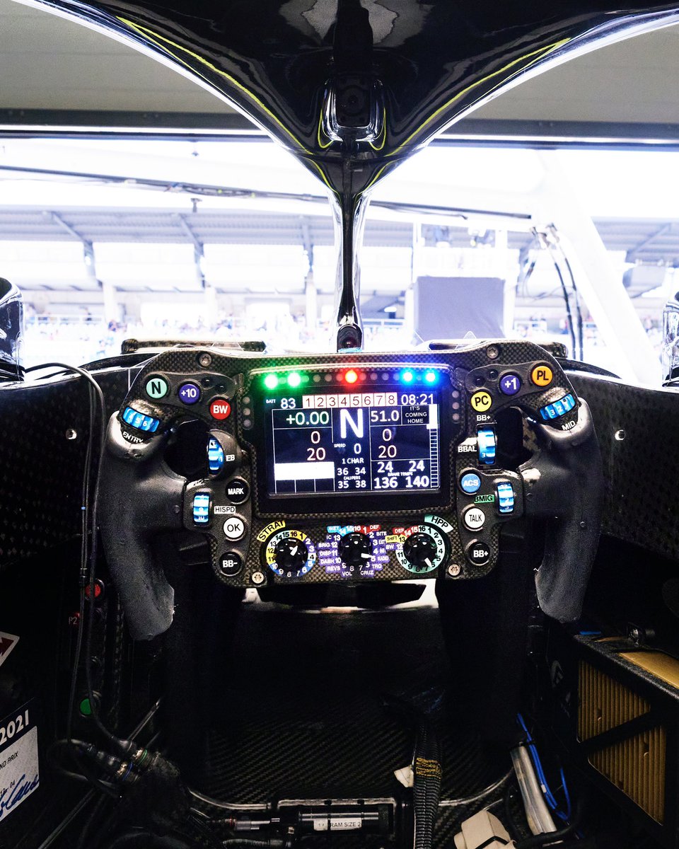 MercedesAMGF1's tweet photo. When you see it… 👀🏡 https://t.co/iV1JuvoNJt