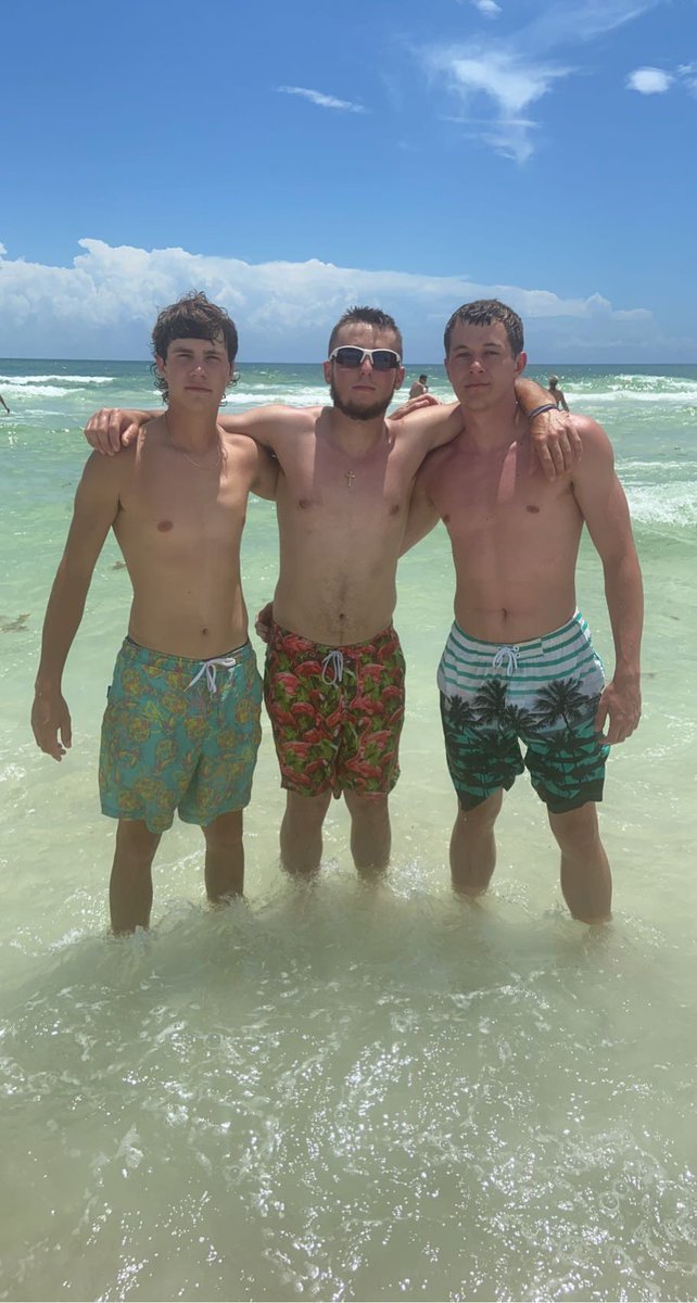 zkingsolver_5's tweet photo. Happy birthday bro!! Happy we’re getting closer. Love ya man ❤️🤝 @elijah1617 https://t.co/lRMIdUK2G2
