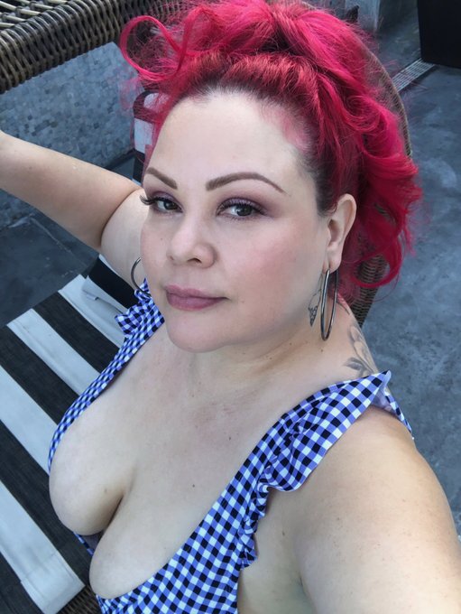 Which view do you prefer? Looking up or down at me? https://t.co/JMCmUIBsIm https://t.co/3MB9q4Wgl2<a href="/tag/cyberbdsfemme"class="tags"><span>#cyberbdsfemme</span></a>