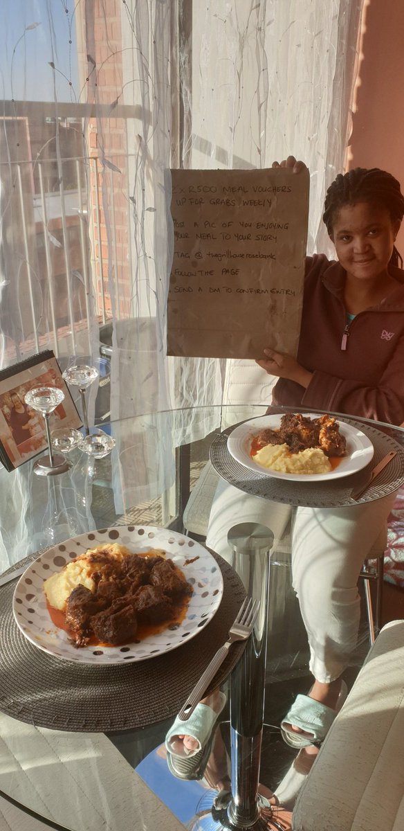 Naledi007's tweet photo. @Grillhouse_Mlrs enjoying last night's take out. Mouth watering oxtail and mash. Yummy..yummy https://t.co/aLekD706Sg