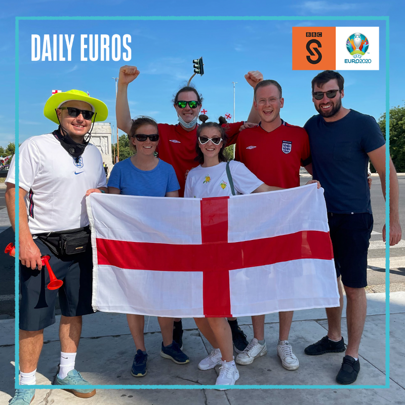 5liveSport's tweet photo. England fans in Rome are showing their support for Gareth Southgate’s side 🦁💪

"Football's coming home has just come on on the loudspeakers." - @Iandennisbbc 🗣

#BBCFootball #BBCEURO2020 #UKRENG