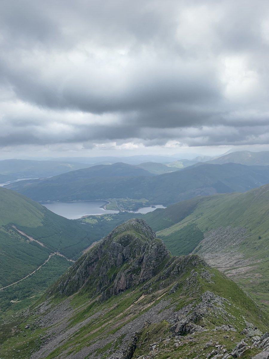 dektasker's tweet image. Great walk up Beinn a’ Bheithir. Love the romance of the clouds hugging the mountain and some great rays of light on the hills. Just love the hills.