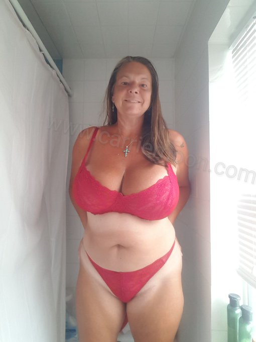 Cranberry lace bra and thong..the rest of this set...onlyfans.com/carriemoon https://t.co/XOnd552Yeh