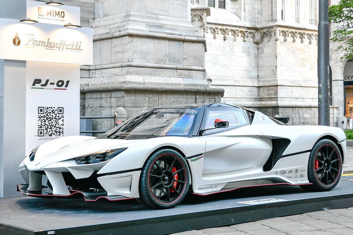 CosimoDina's tweet photo. #fattoinitalia Pambuffetti "PJ01" prodotta nell'officina di Trevi (Perugia). #hypercar @PambuffettiA https://t.co/11RbHvtVZx