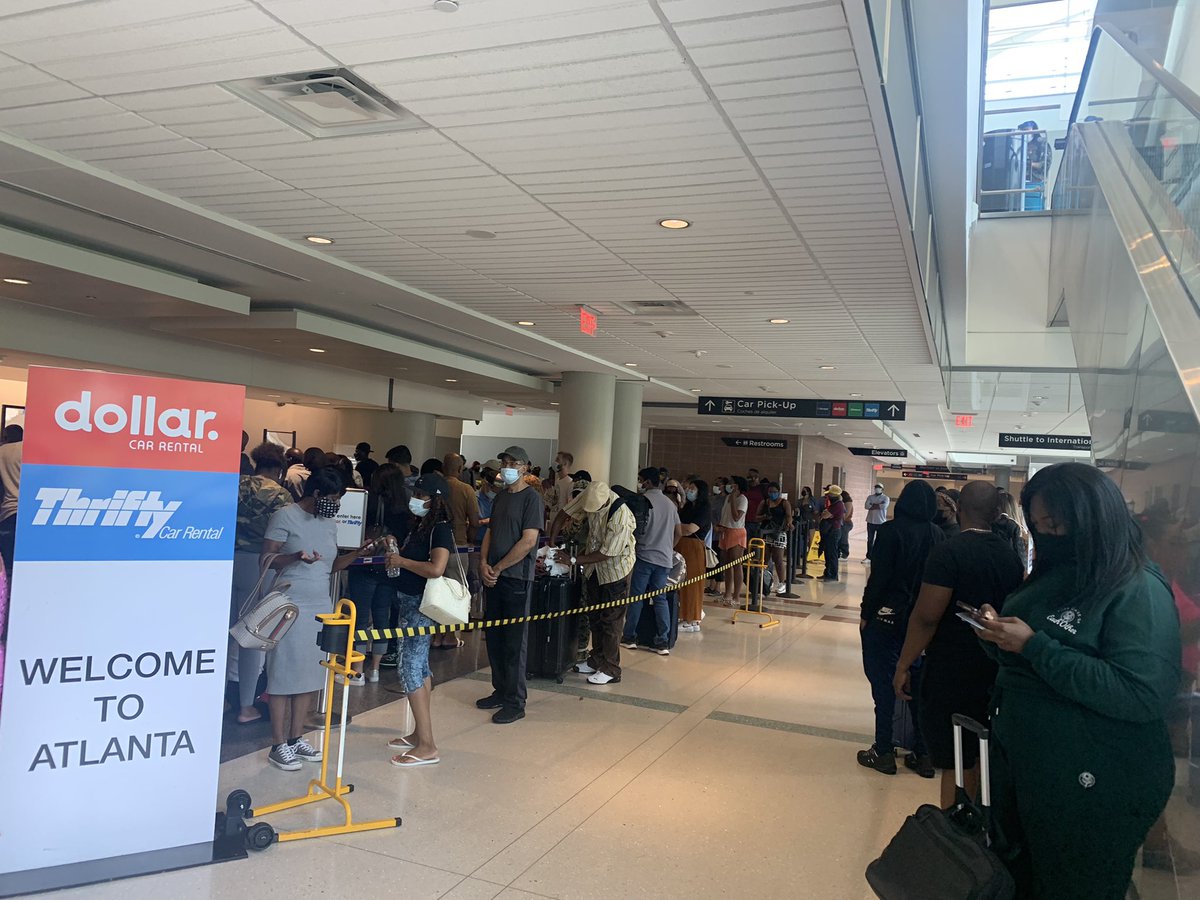 kyrrarankine's tweet image. Sure thing-done! This is the line now-LONGER than when we started (at 12pm-it is now 2:41pm) I don’t blame indv staff (of which there have been btwn 0-2 at any moment) but a company w/ systems that result in this outcome on a holiday wknd #unacceptableservice