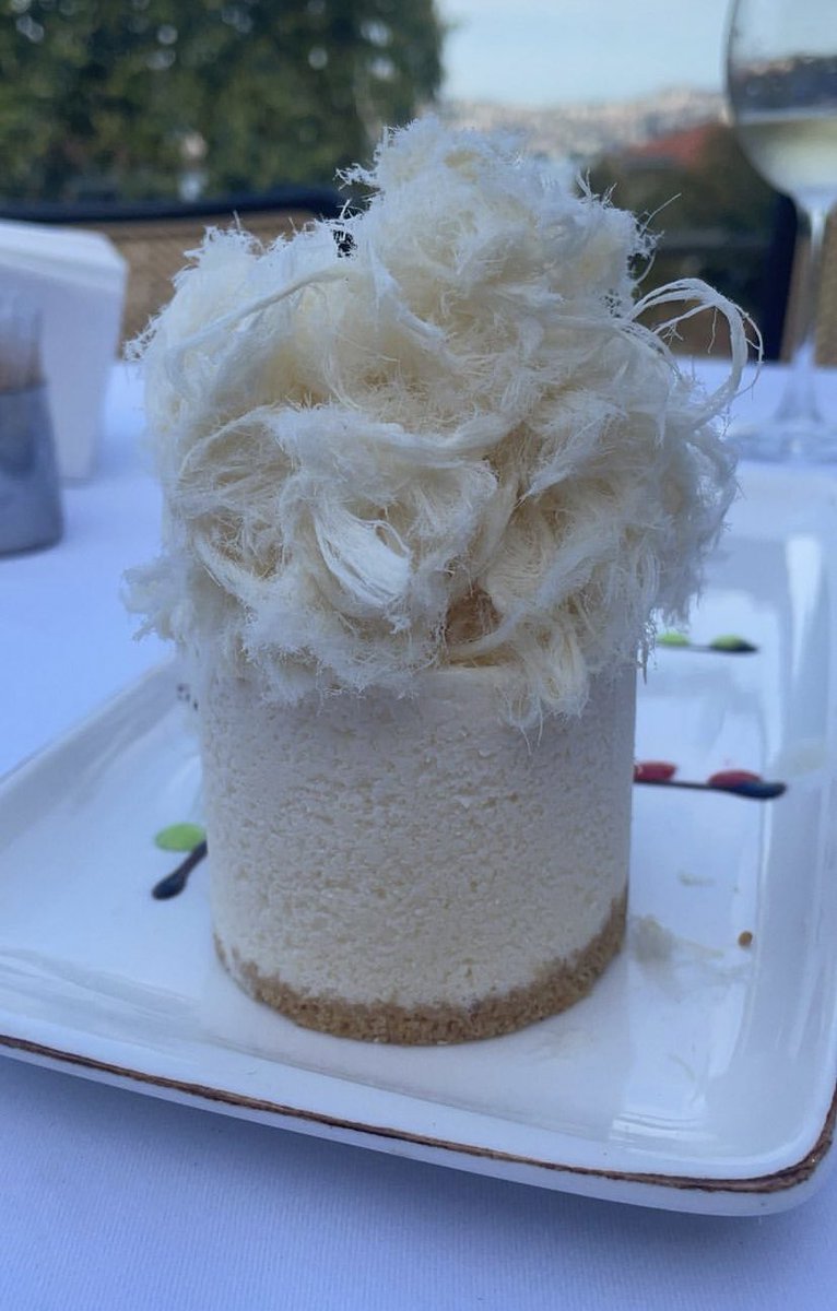 Itsablackswan's tweet photo. pişmaniyeli cheesecake mi.. işte aradığım lezzet diyebilrm https://t.co/wiug7YFnjL