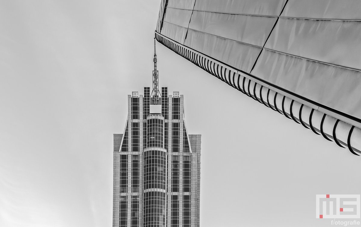 marcvanderstelt's tweet photo. De #Milleniumtoren in #Rotterdam kust het #Centraal #Station #architecture #010byday #blackandwhitephotography Meer op: https://t.co/NZHAwkj6ub https://t.co/2Yub52Uq0p