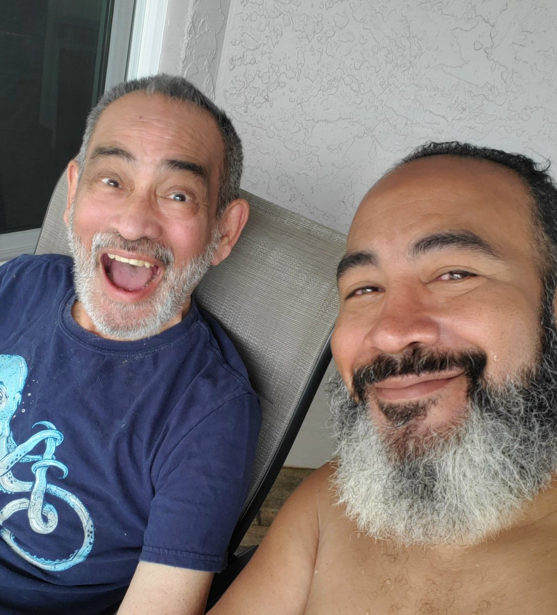 mmpadellan's tweet photo. First time I've gotten to visit my Dad in 4 years. Beautiful day. ❤️ https://t.co/zUmAmvrTIT
