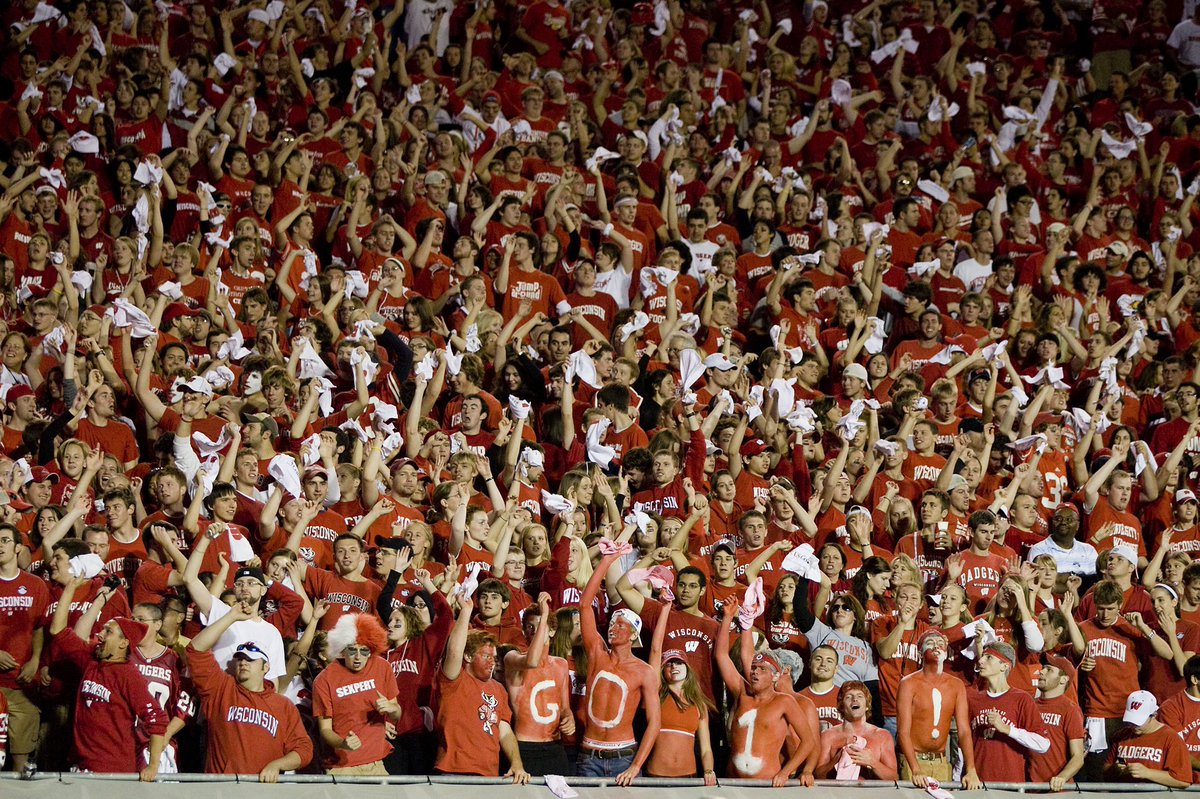 TavernWISports's tweet photo. This is no argument. Straight Facts. 

Wisconsin has the best fans over any other State in the Union! 

Rain or snow, these people are coming out to support them more than any other fans!

RT or Like if you are one of these fans!

#GoPackGo #FearTheDeer #ThisIsMyCrew #Badgers https://t.co/t9Ai5zL8e8
