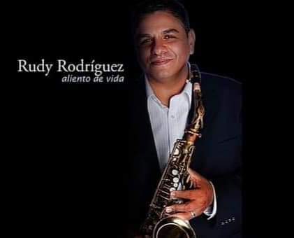 raulpazjr's tweet photo. ¡SE NOS FUÉ UN GRANDE!  🙏😔
#GraciasRudyRodriguez Ya en la Casa del Padre con tu saxafón en mano. ¡Triste noticia!

🙏😔 El pastor y saxofonista #RudyRodriguez fue uno de los más destacados saxofonistas de la música cristiana contemporanea.
1/2 https://t.co/4nH3U6KeYV
