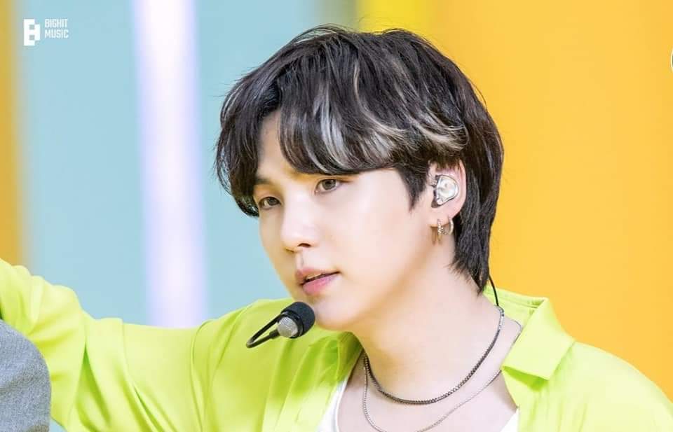 minyoonsupport's tweet photo. Miremos el stage cam de #SUGA de SiriusXM para aumentar las reproducciones📈

Si aún no dejaron su like vayan a dejarlo 💜

🖇https://t.co/E5EuJRys5H

#SUGA #슈가 #방탄소년단슈가 #BTS @BTS_twt https://t.co/be6gYi0HS0