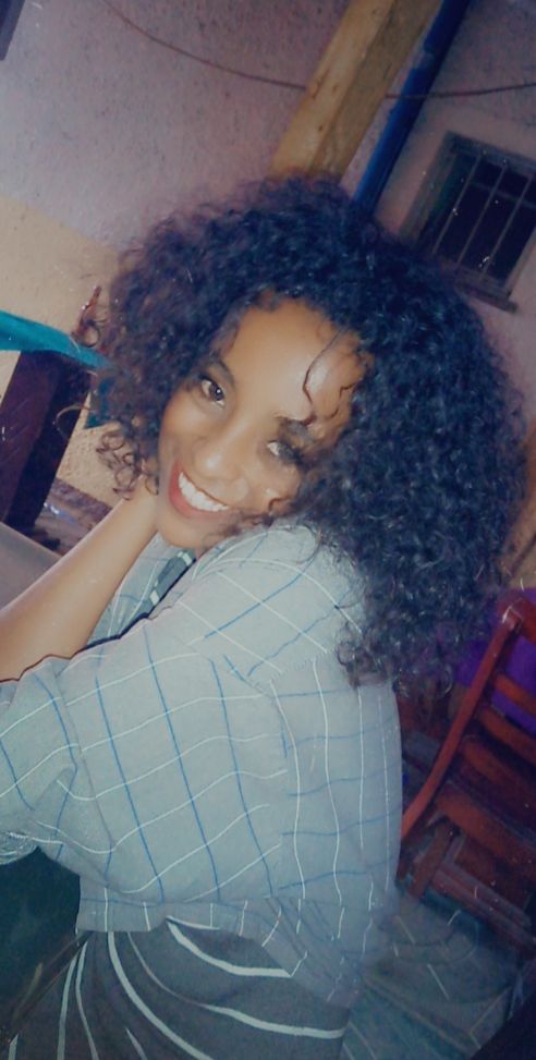 AdeyAyele's tweet photo. Photographer.       Vs.     Photo ☺ https://t.co/F9v9XcFc9n