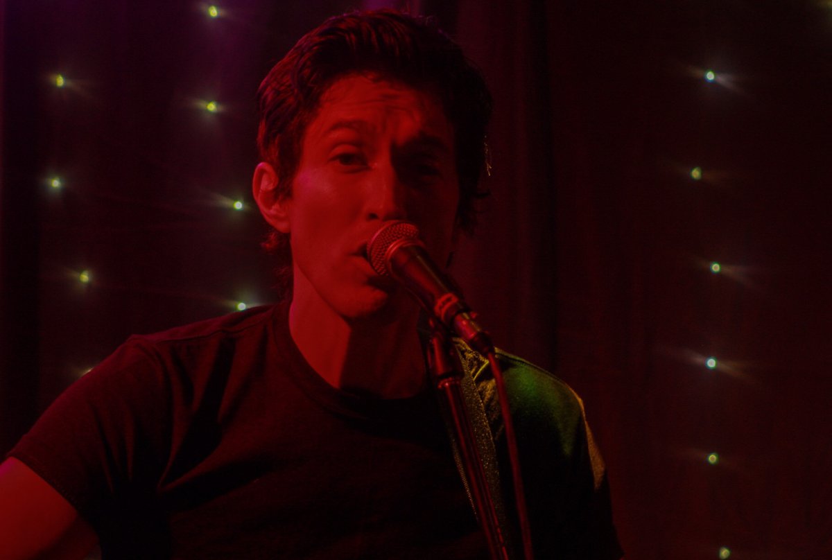 LinternaInfo's tweet photo. Gran noche acústica de la mano de Javier Blake (@JavierBlake)  en el @DopplerBar  presentando su álbum "En los tiempos de lo extraño". Y así, poco a poco, los conciertos están de regreso... 😍

📷: @BryanKameron https://t.co/PJDN7P1rZ1