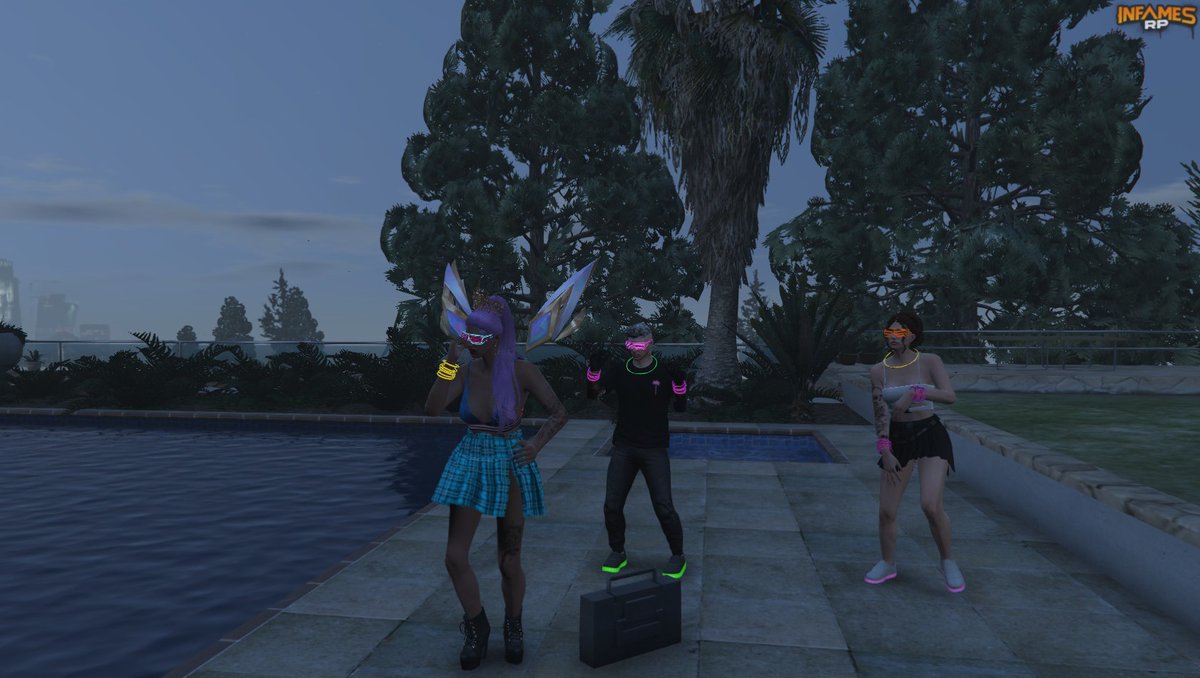 feliciti_14's tweet photo. Y luego de toda ceremonia.... SE VIENE LA FIESTA DE NEONES!!!! P.D esta vez es mas sana que nunca!!!#LSPD #infamesrp #5tageneración #sofiajohnson https://t.co/HKI9TdGdkO