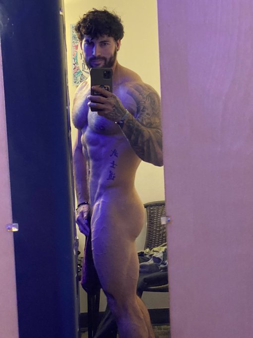 Come check me out https://t.co/rzaiC9BSdq https://t.co/zogcHB9ooY