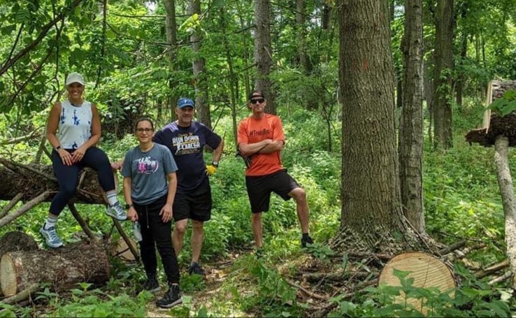 CCCSDxc's tweet photo. A quick thanks to @trailsROC #trailsROC for their work at Black Creek Park today. Some of their volunteers pictured here, along with others including Coach Ward & family, cleared back trees, removed weeds & poison ivy and continue to make trails in our area better! ๐๐ป๐โโ๏ธ๐โโ๏ธ๐ฒ๐ฟ๐ท https://t.co/CKnu6rcOnr