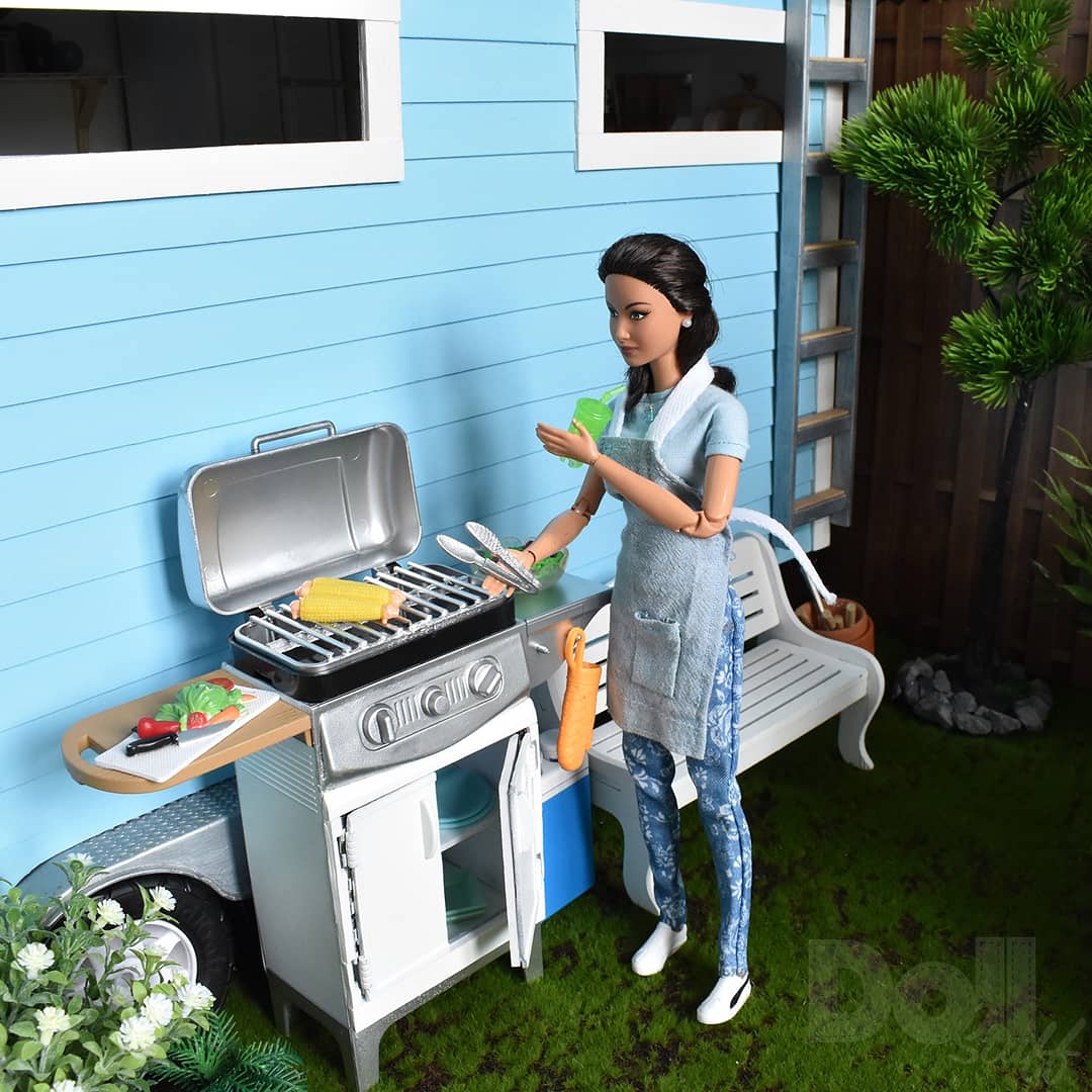 DollStuff3's tweet photo. Enjoy the summer sun with #Barbie https://t.co/NL1hyzX4NU