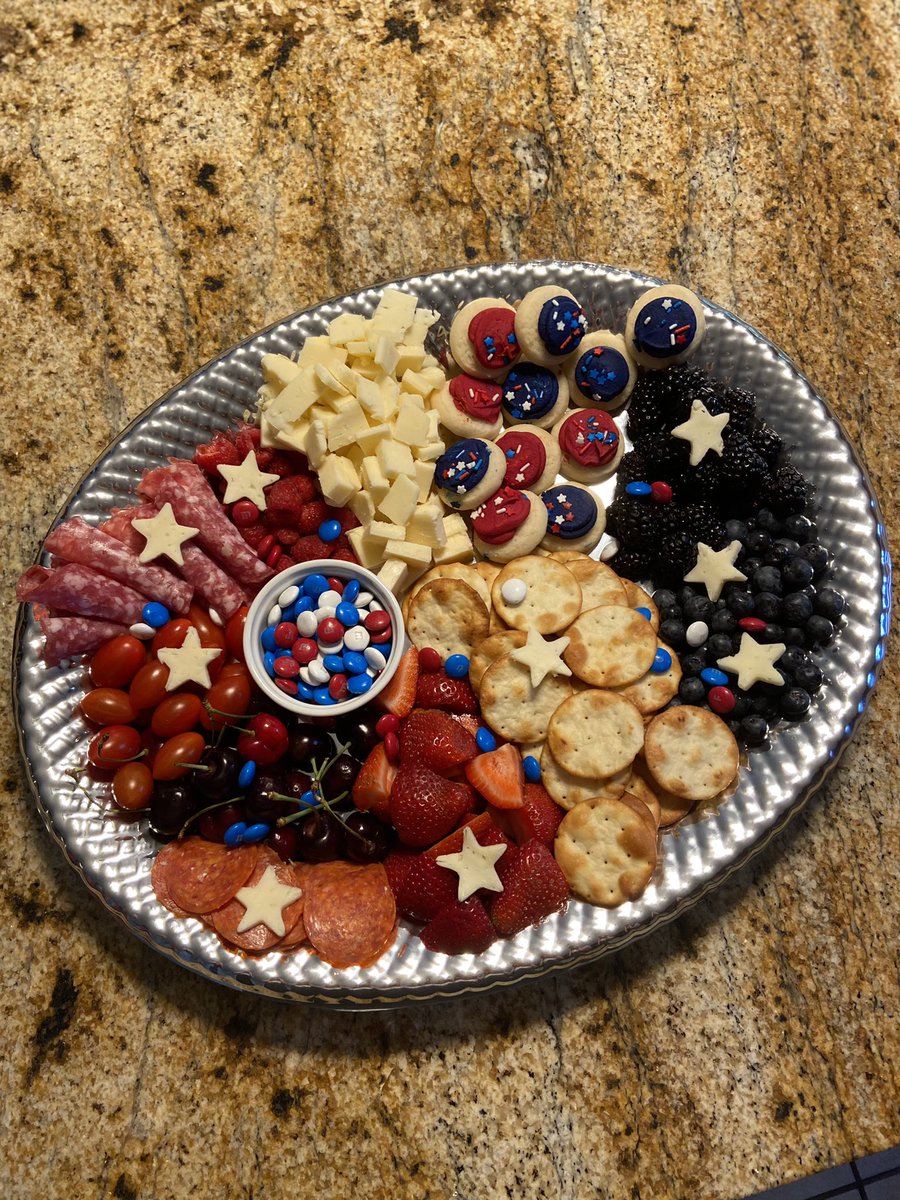 AnnaHuwar's tweet photo. Embarrassed on how much time I spent on this. As if my crush is gonna notice my star shaped cheese cubes after 16 bud lights https://t.co/N6ik1X8rEq