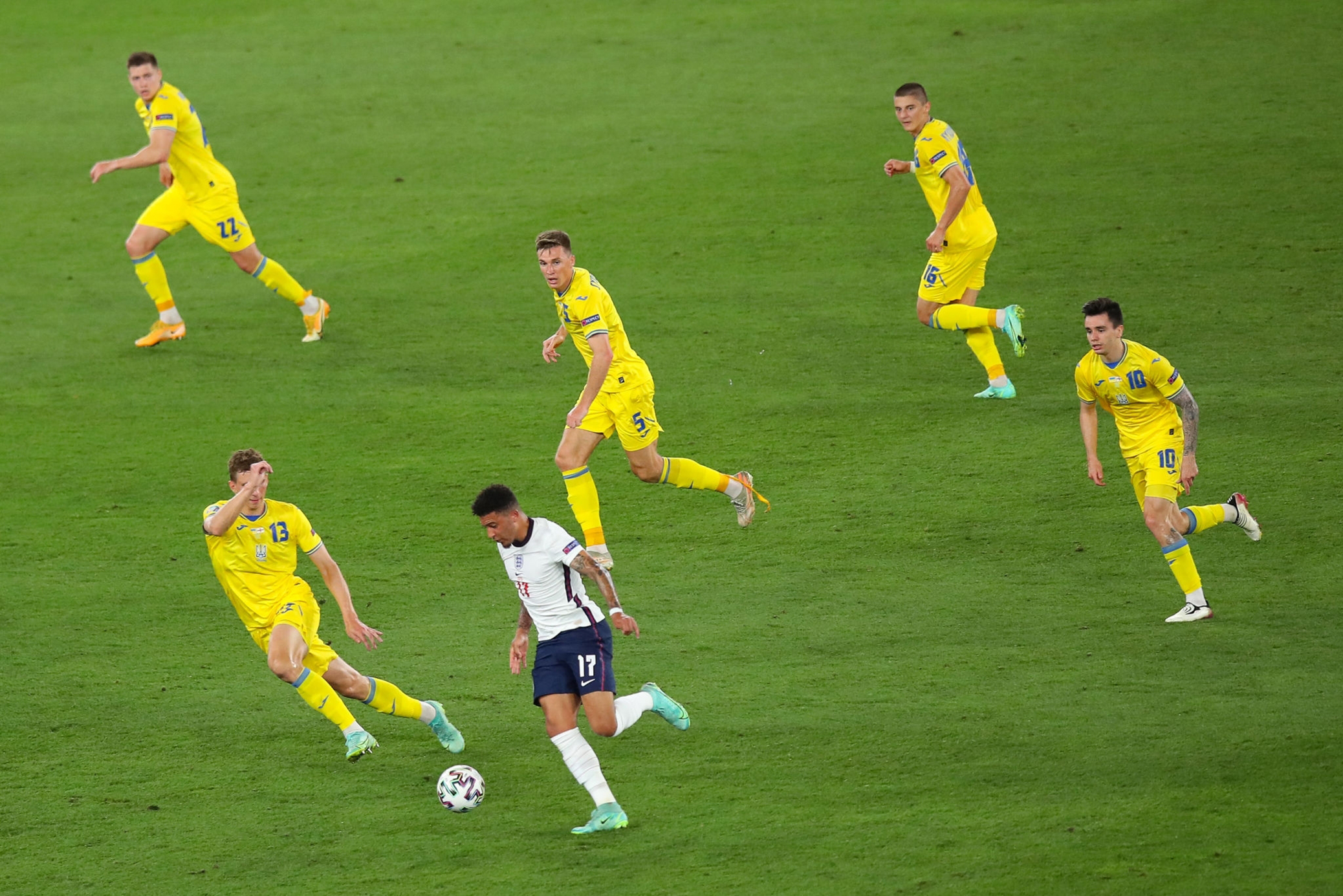 E5ZXy48XoAEG76h?format=jpg&name=4096x409