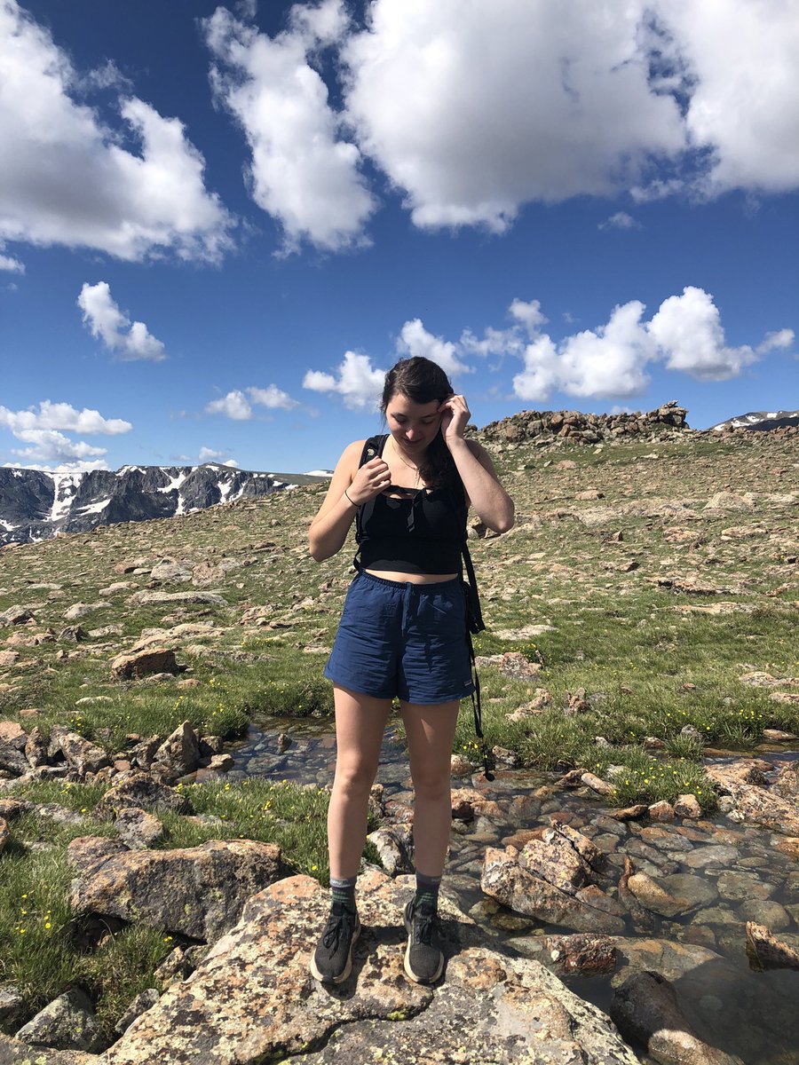 paigerbenner's tweet photo. 12,000ft and fucking out of breath https://t.co/MmW8BZHU2E
