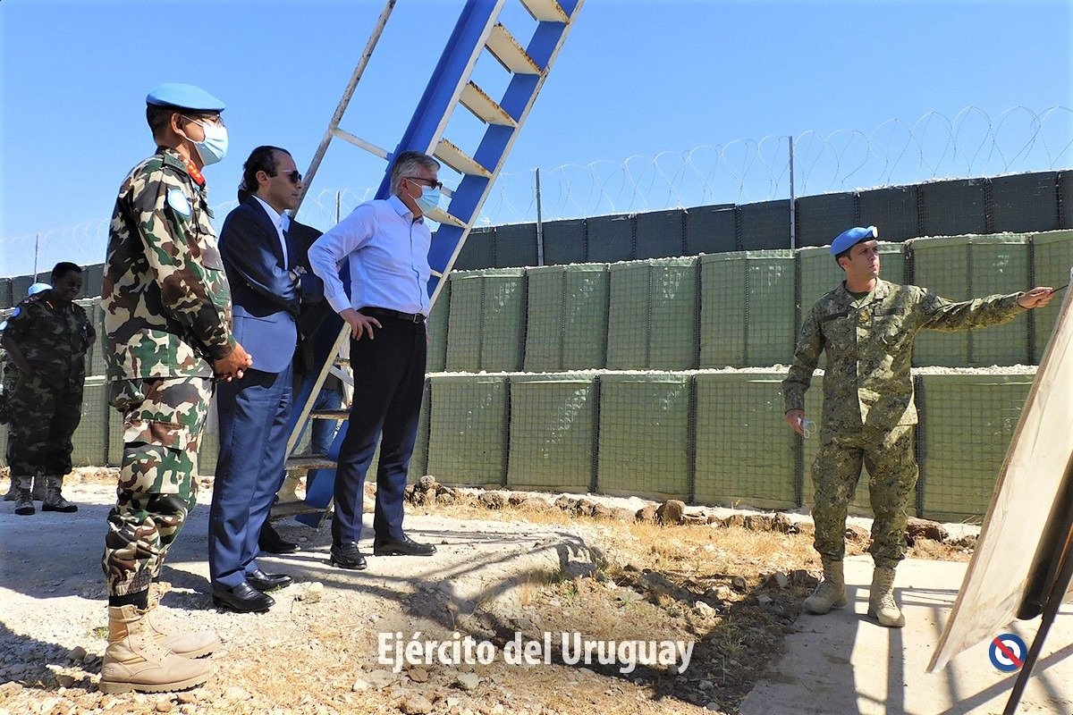 EJÉRCITO DE URUGUAY - Página 36 E5ZaX03WYAQFqLQ?format=jpg&name=medium