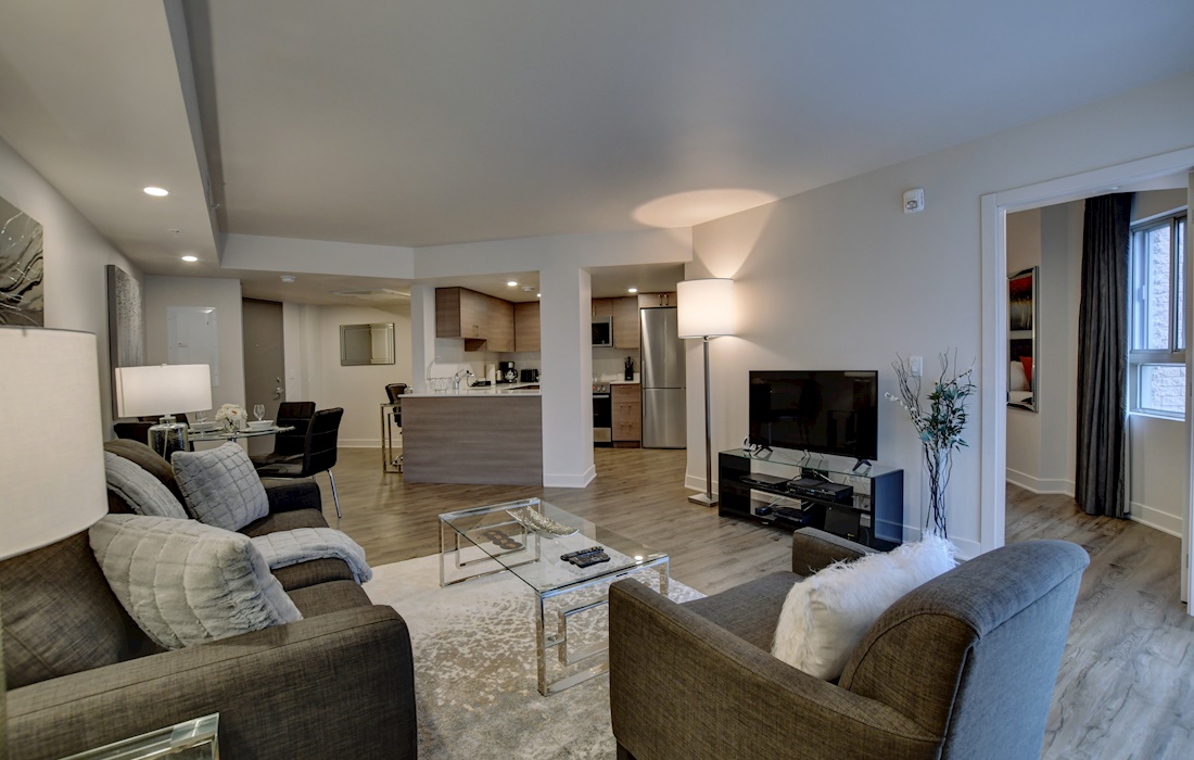 Premiere_MTL's tweet image. Our furnished executive suites in the heart of Ville Saint-Laurent: The kind of place you'll love coming home to, whether for a few weeks or a more lengthy stay. #montrealsuites #corporatehousing #insurancehousing ow.ly/rFvQ50FngiC